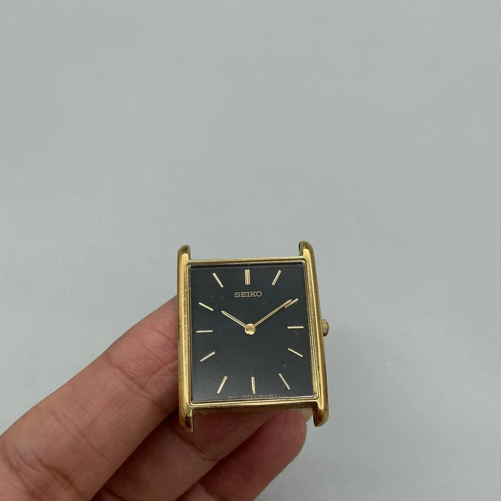 Vintage Seiko V700-5K30 Womens Watch 20mm Black Gold Tone For Parts Not Running
